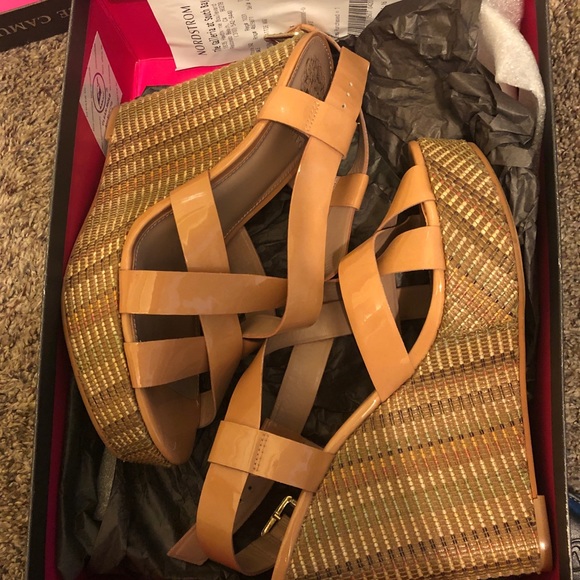 Vince Cumato VC-Hattie Nubuck Wedge - Picture 6 of 6